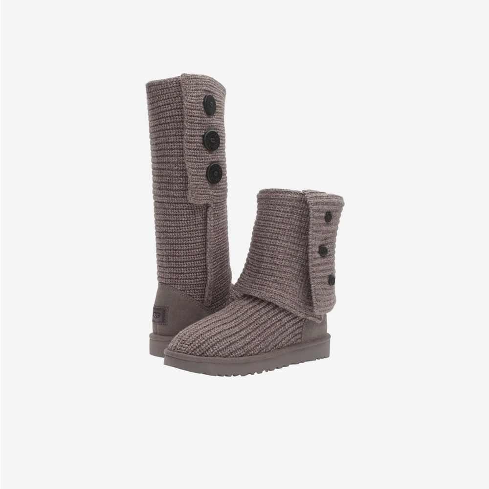 UGGS Classic Cardy 11 gray boots Size 7